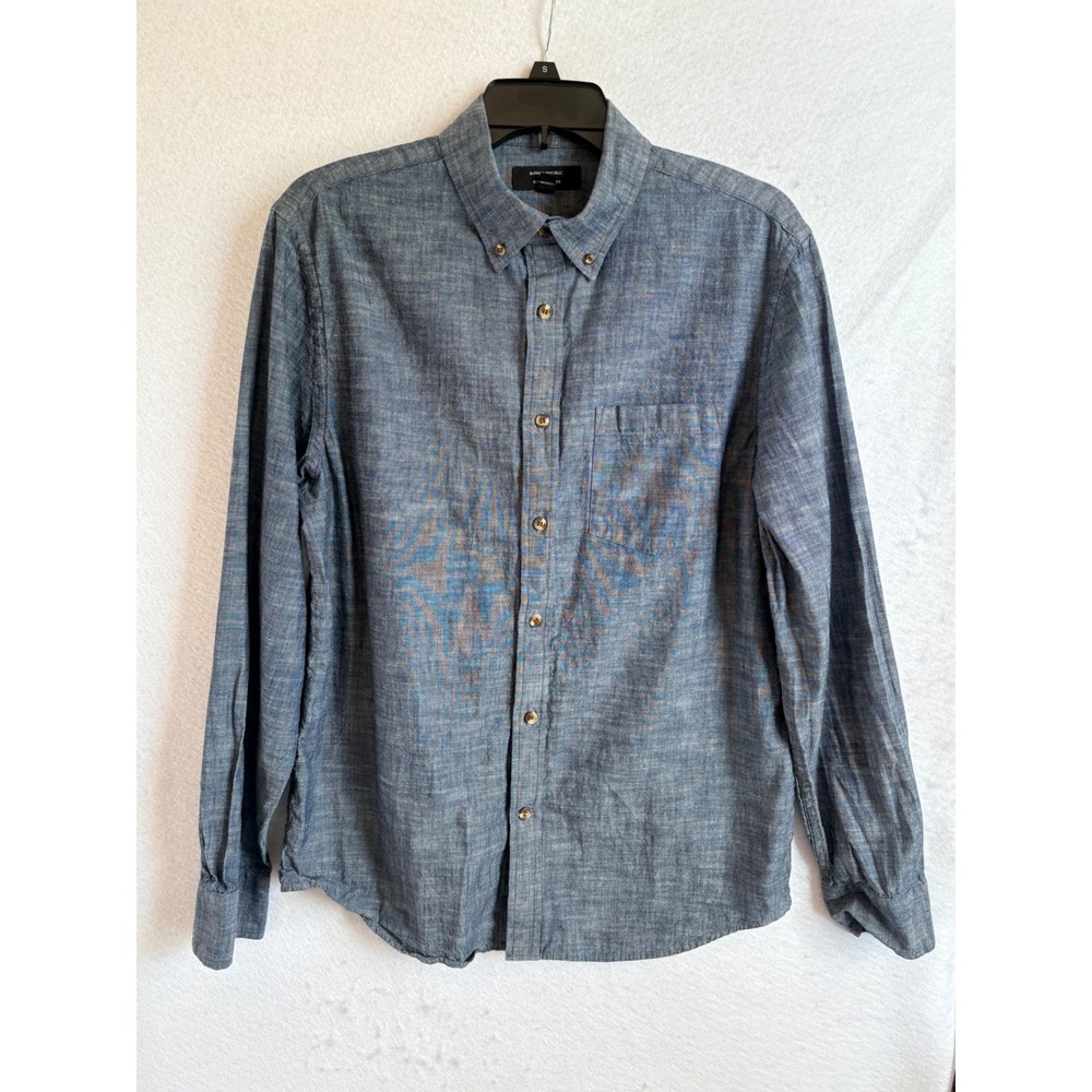 Banana Republic Mens Slim Untucked Blue Chambray Button Down Shirt Medium Cotton